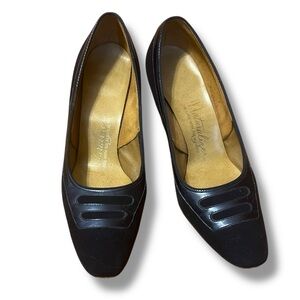 Vintage Petite Navy Naturalizer Kitten Heels